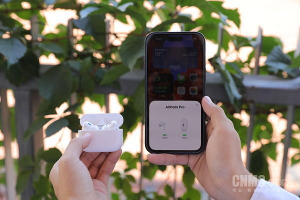 AirPods Pro也想帮帮你龙8游戏进入在“听力健康”这件事上